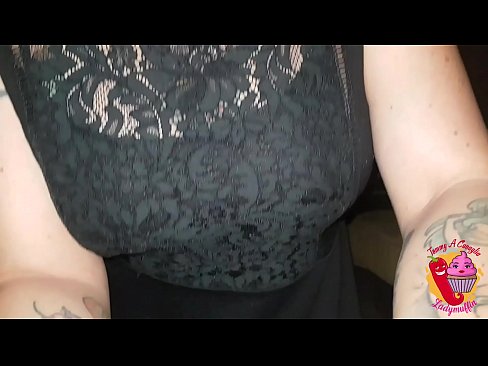 ❤️ Slutty ګامه خور هغه ته یو blowjob او هسپانوي ورکوي ☑ ❌❤